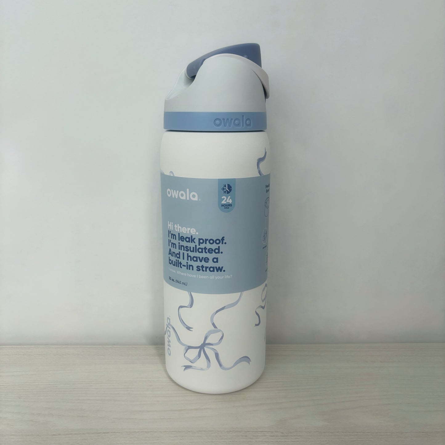 Owala FreeSip 32 oz Bow Water Bottle